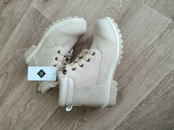 Bottines à lacets beiges taille 34 neuves - photo numéro 8