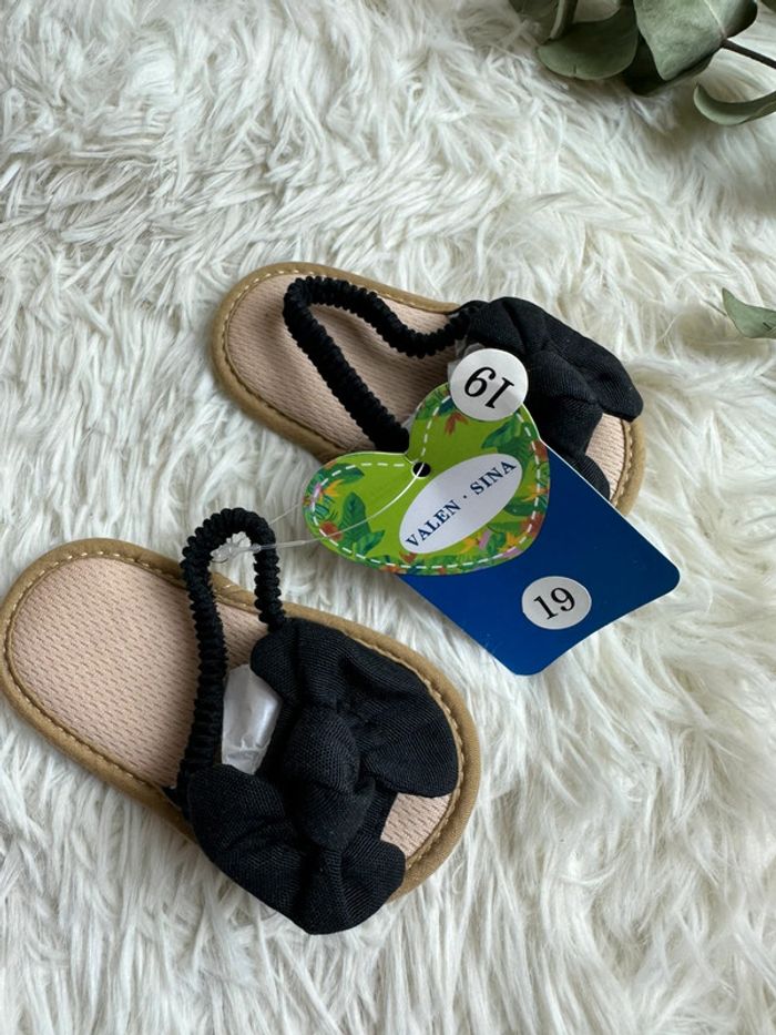Paire de sandales / claquettes shein taille 19 - photo numéro 3