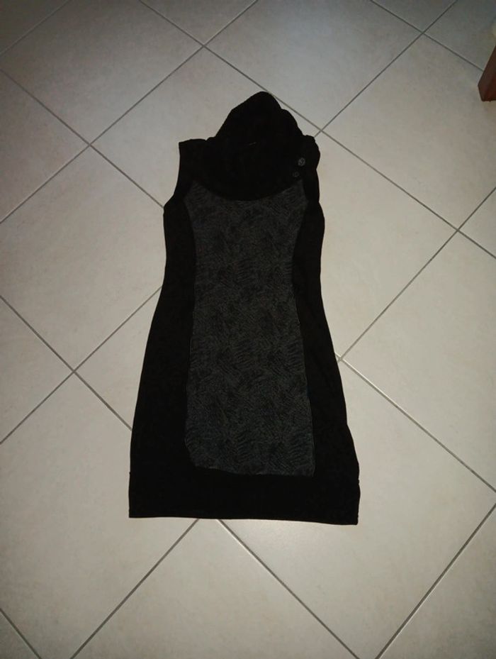 Robe chaude noir et gris taille 38 Armand Thiery