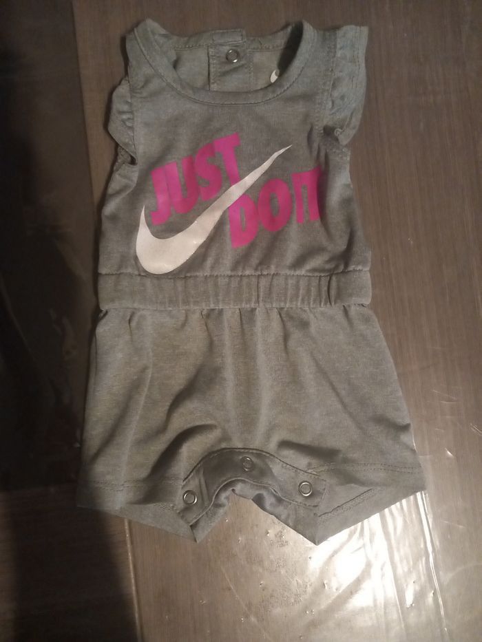 1 carton Vêtement fille 0 - 1mois - photo numéro 2