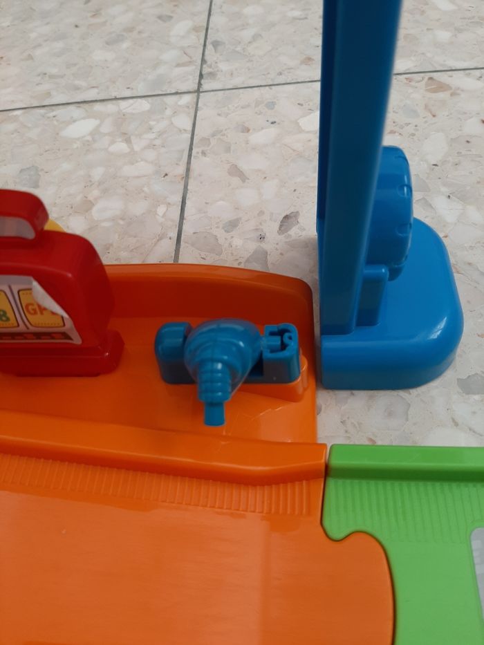 Mon super circuit radio télécommandé Tut tut bolide - photo numéro 9