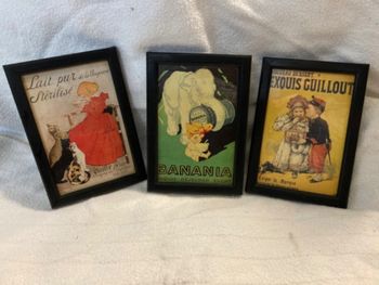 Joli lot de 3 petit cadres publicitaire
