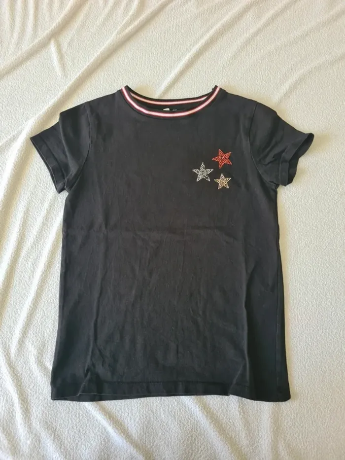 Lot de 13 vêtements (12 t-shirts et 1 legging) - photo numéro 12