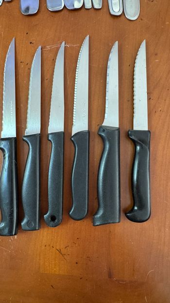 Ensemble de 6 couteaux (un peu différents)