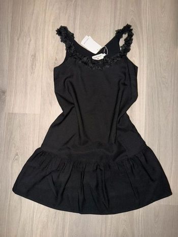 Robe Naf Naf noire à bretelles fleuries – taille 36 – neuve avec étiquette