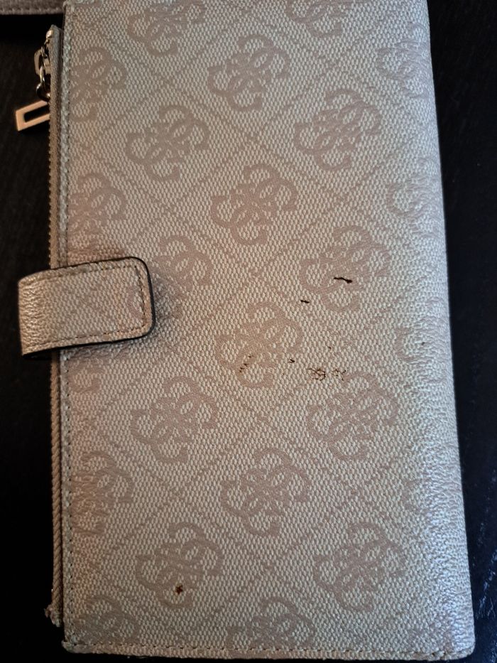 Porte - feuille Guess rose claire