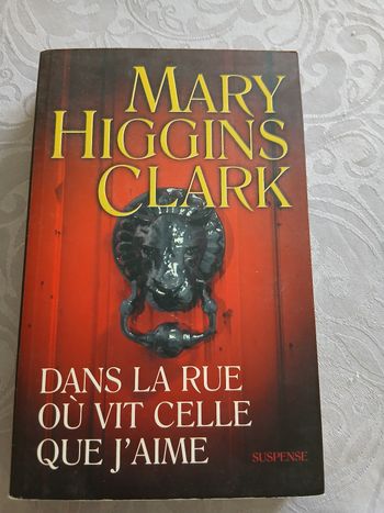 Livre dans la rue où vit celle que j'aime
