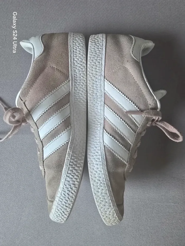 Adidas Gazelle Beige & Rose - Très bon état - Pointure 34 - photo numéro 2