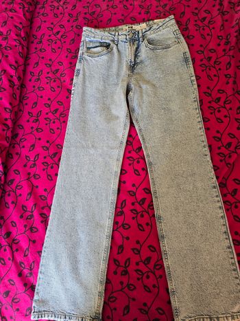 Jean neuf taille L jennyfer