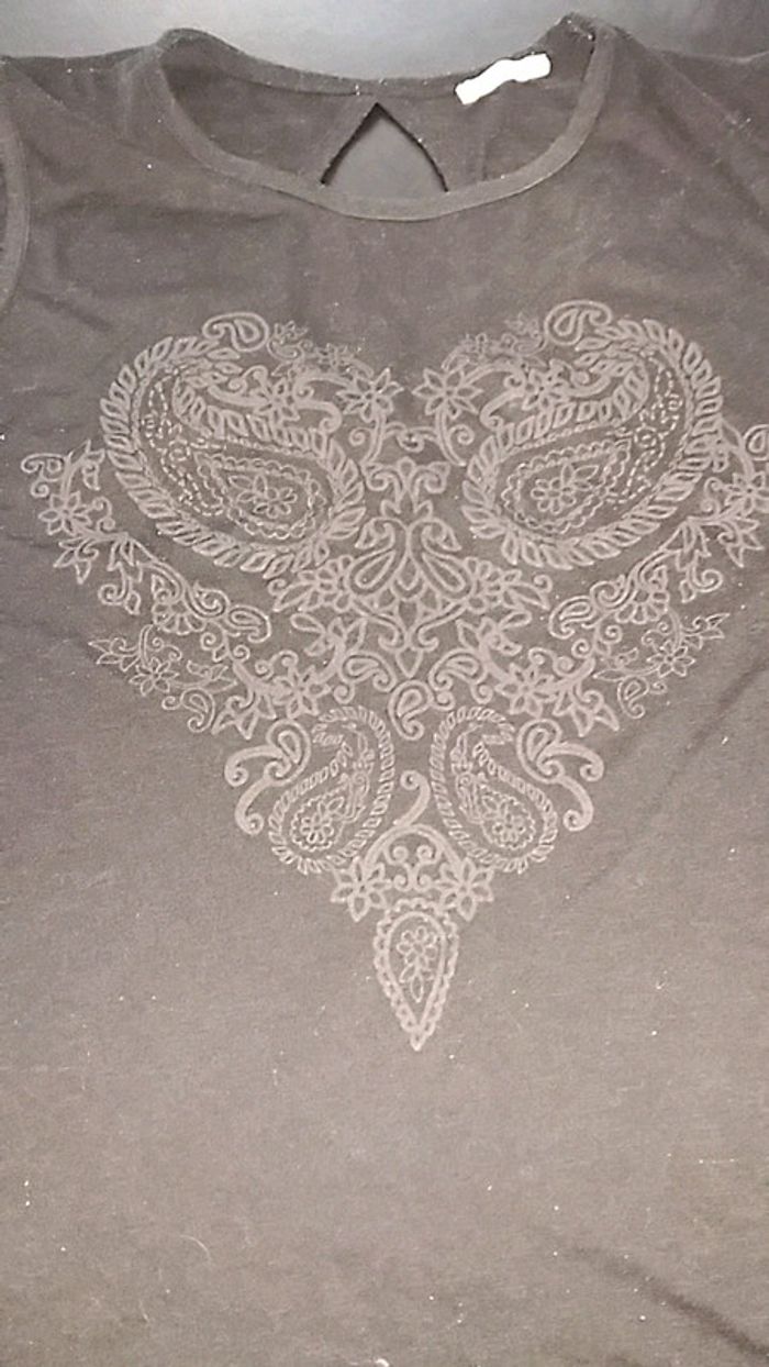 T-shirt sans manche - photo numéro 2