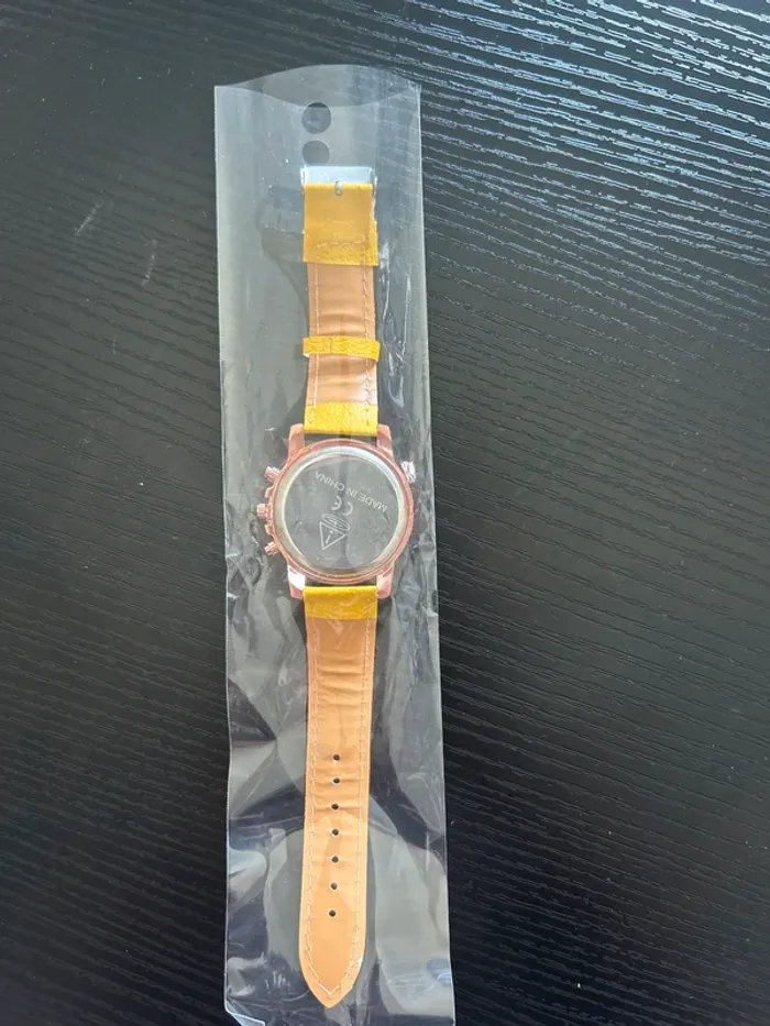Montre femme - photo numéro 2