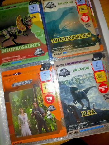 Lot 80 carte jurassic World neuf officiel livraison rapide et soigné 
