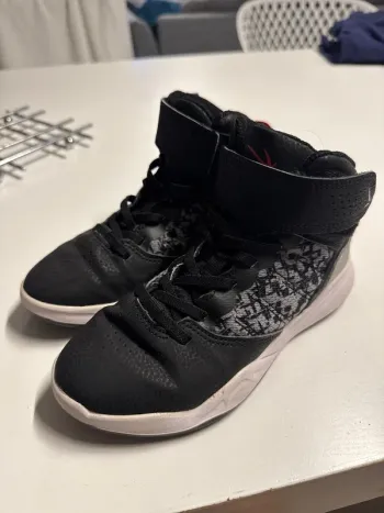 Chaussure de basket tarmak 31