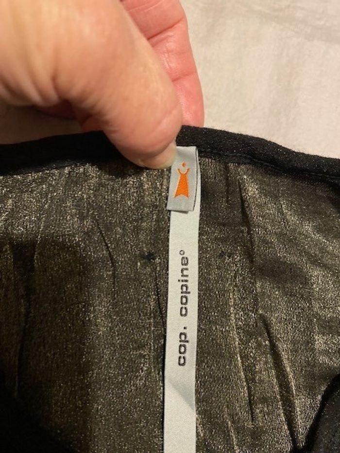 Robe courte noir et brillante de soirée - photo numéro 2