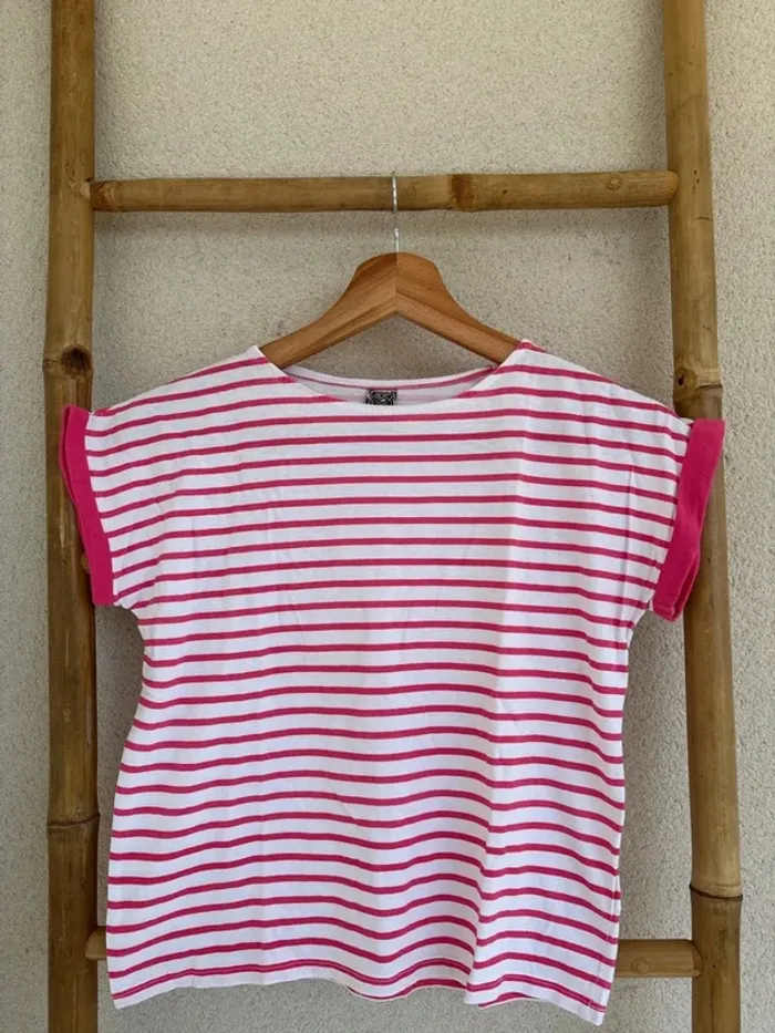 t-shirt marinière rose et blanc