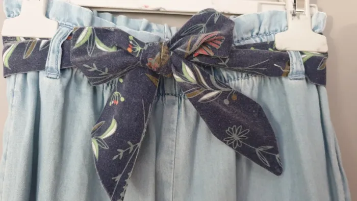 Joli pantacourt fluide 8 ans - photo numéro 2