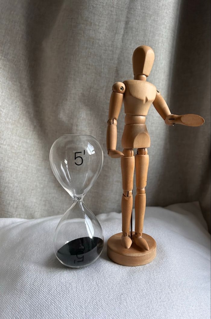 🎨 Lot Déco : Mannequin d'artiste articulé & Sablier 5 min - photo numéro 6