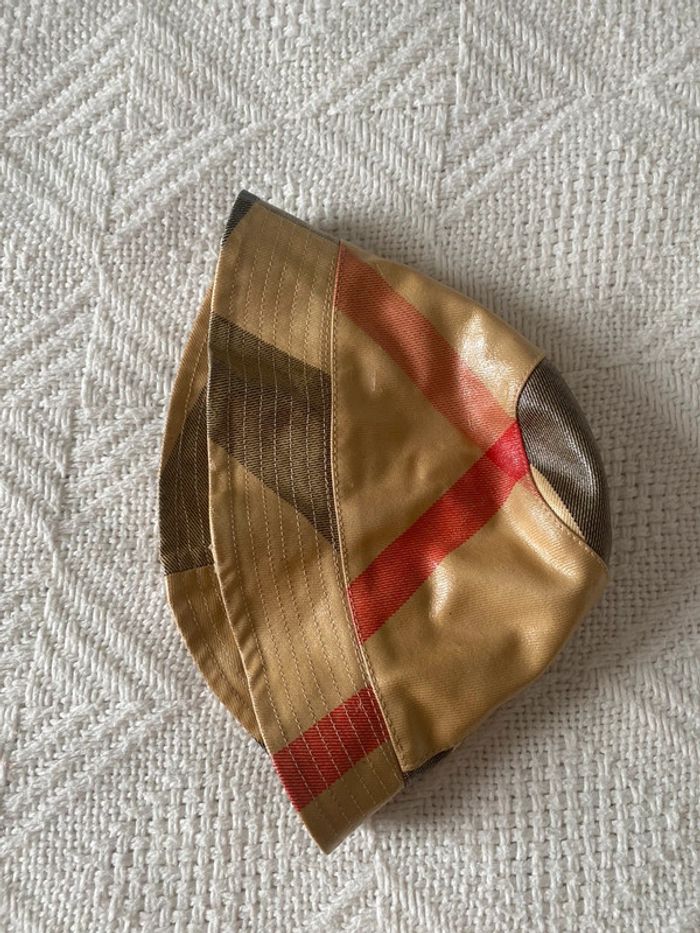 Tres jolie bob Burberry taille taille 52 - photo numéro 3