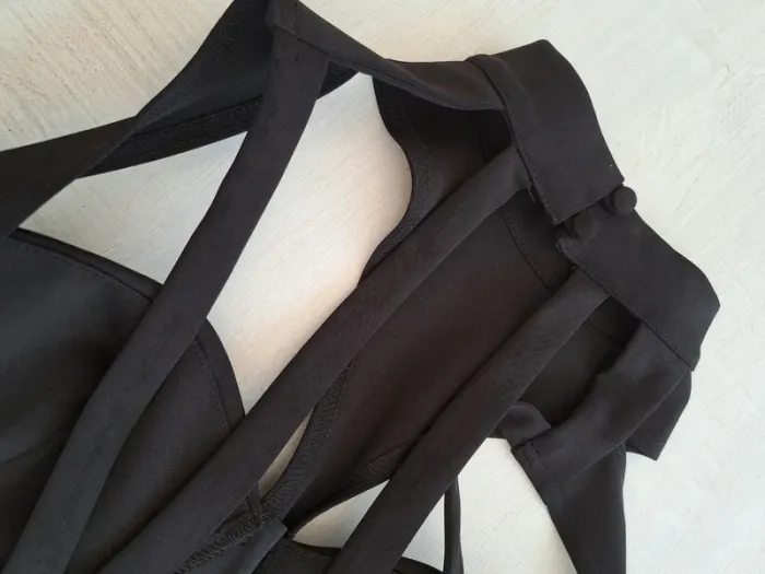 Robe noire Asos - taille 38 - décolleté armature - dos nu - sexy - photo numéro 4