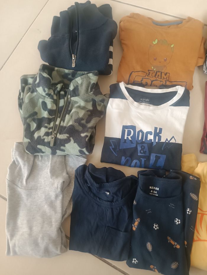 Lot de vêtements garçon taille 4 ans - photo numéro 3