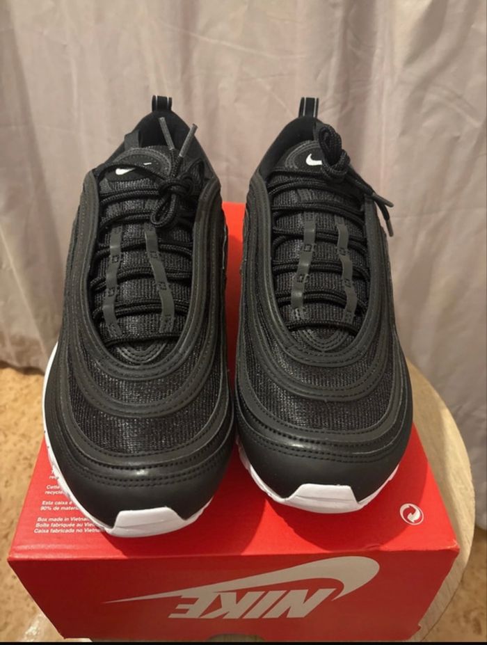 Air Max 97 noir et blanche