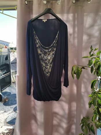 Tres jolie tunique Fashion t 50/52 drapée et longue
