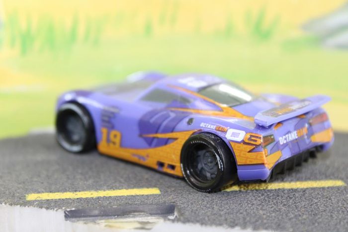 Disney Pixar cars Danny Swervez - photo numéro 3