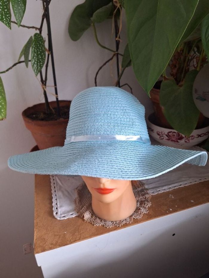 Chapeau capeline