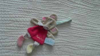 Doudou plat souris attache tétine