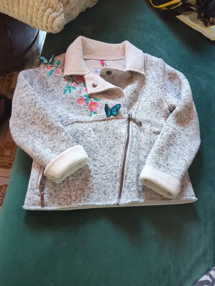 Veste molletonnée brodée fleurie - photo numéro 2
