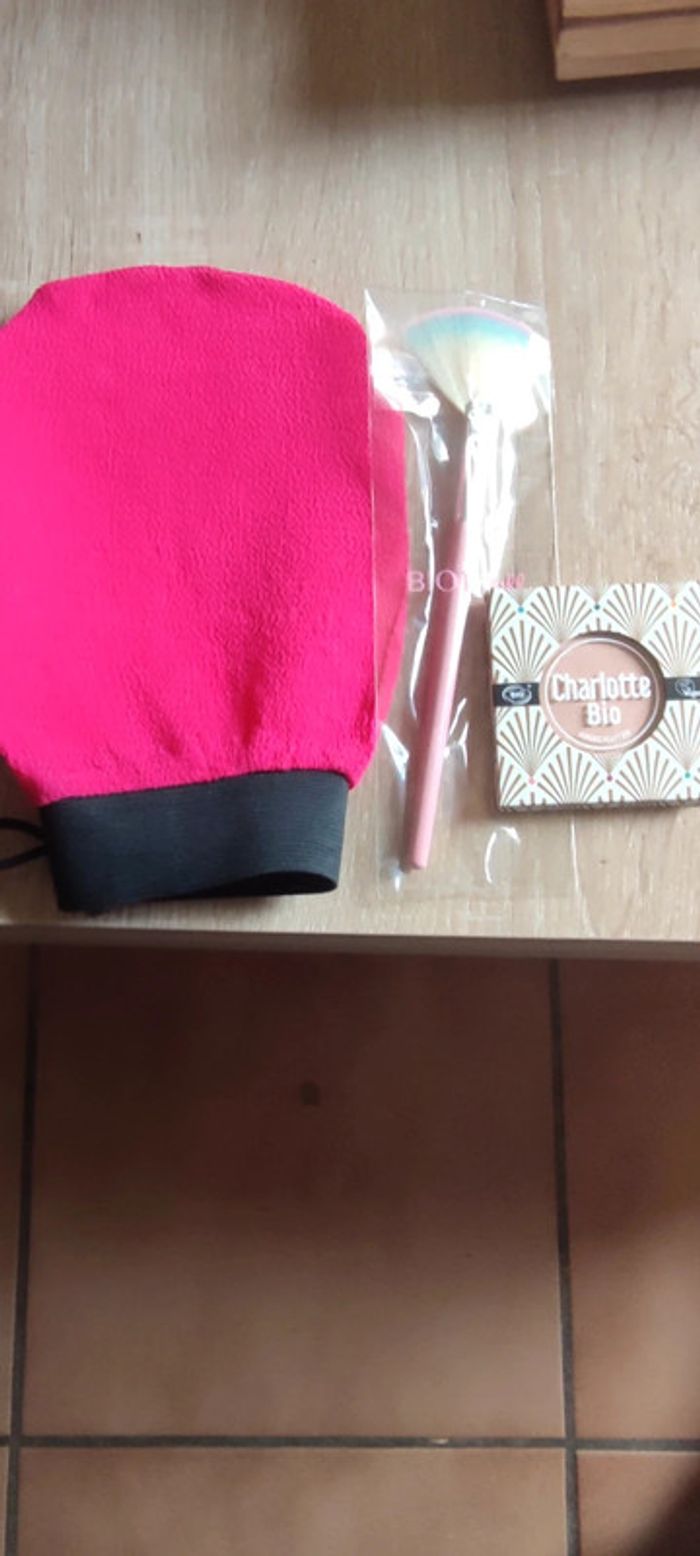 Coffret boîte box de soins corps et cheveux 9 produits neufs - photo numéro 3