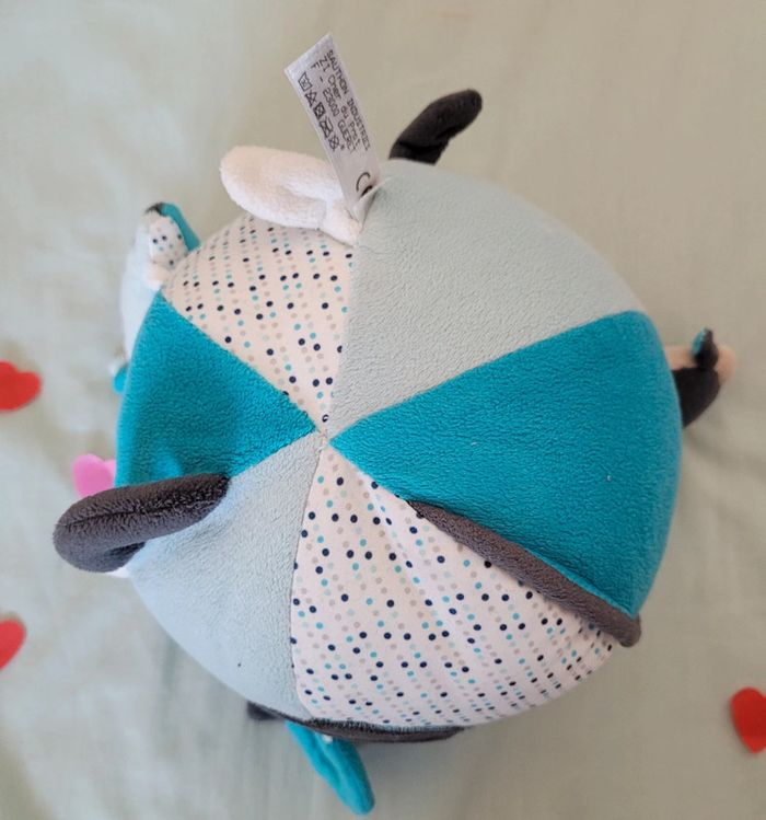 Balle d'activités bébé velours adaptée dès la naissance - photo numéro 3