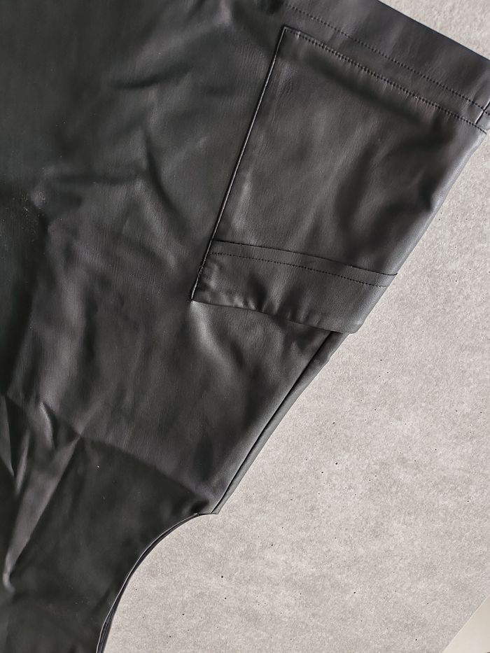 Robe en cuir zara 9 ans - photo numéro 2