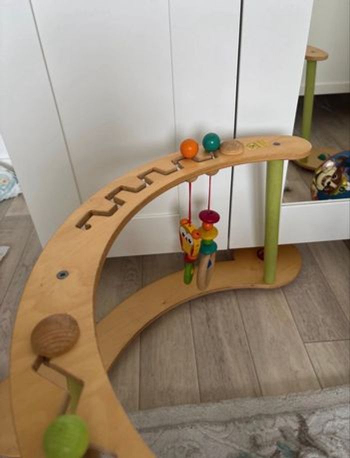 Trotteur pousse pousse arche de jeux bébé en bois - photo numéro 3