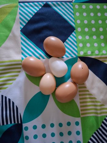 Lot œufs pour dînette 