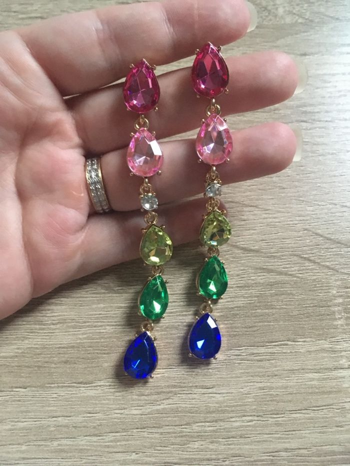 Boucles d’oreilles pendantes NEUVES pour femme avec pierres multicolores - photo numéro 5