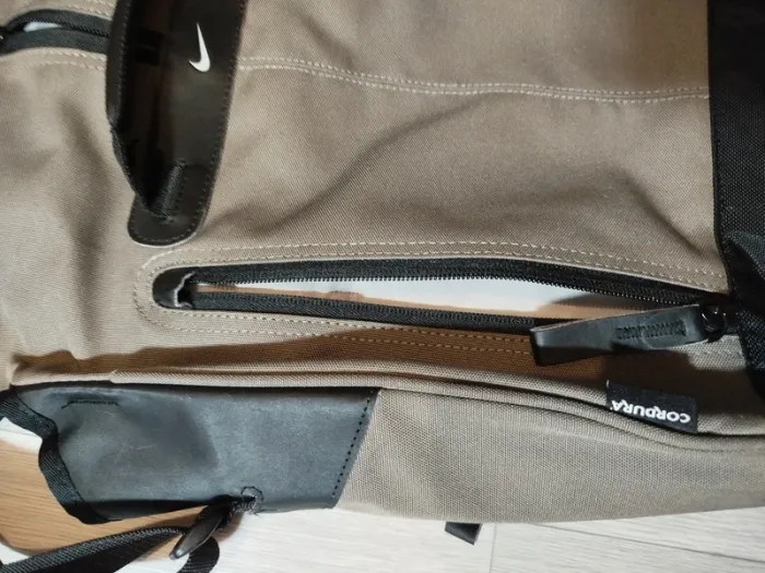 Superbe Sac Bandoulière Nike, Grand Format, Nombreuses poches, idéale etude, travail - photo numéro 11
