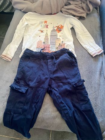 Ensemble tee shirt et pantalon