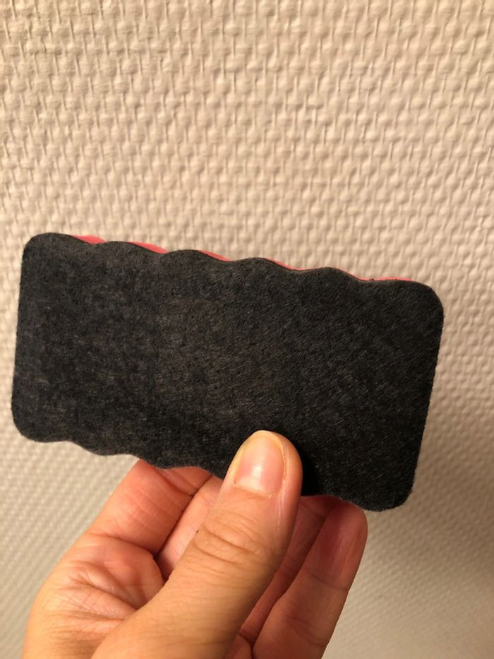 Brosse magnétique pour tableau blanc - photo numéro 3