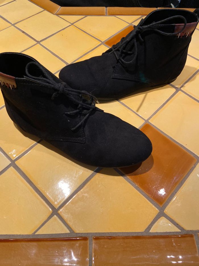 Bottine noir talon plat suédine - photo numéro 3