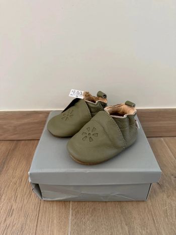 Chaussons bébé cuir Aster neufs taille 17/18 vert sauge