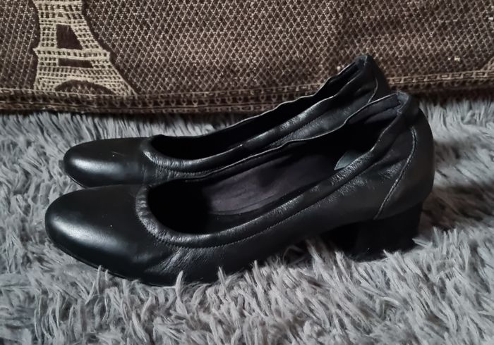 Escarpins cuir noir à talons 39
