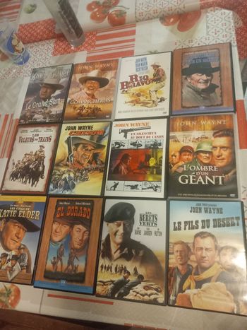 12 DVD films avec John Wayne 