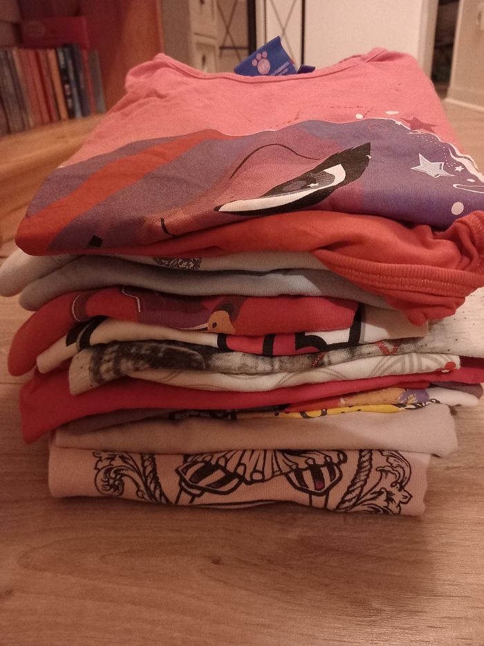 Lot 17 t-shirts manches courtes (10 ans)