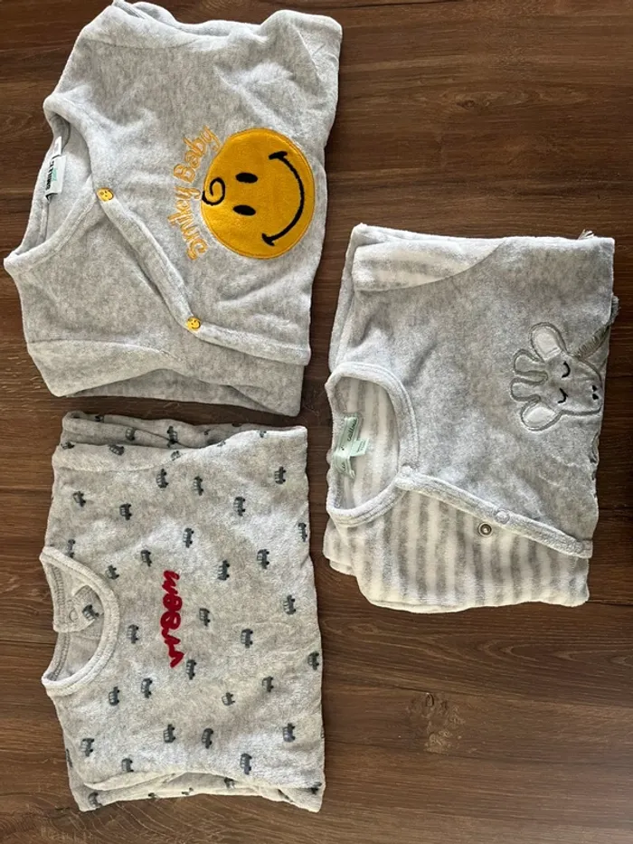 Lot de 3 pyjamas épais taille 9 mois