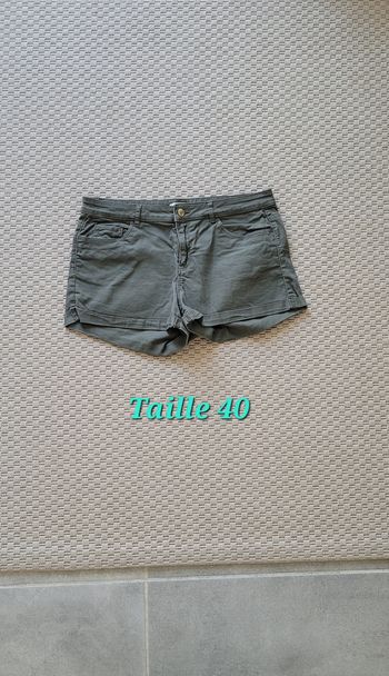 Short en jeans taille 40 Très bon état