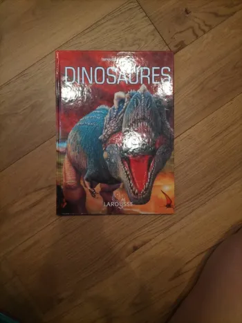 Livre Les dinosaures - Larousse explore