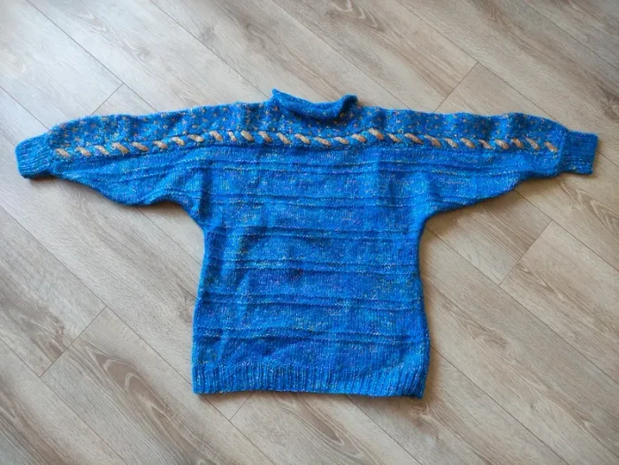 Superbe pull bleu et doré style années 80 - photo numéro 8