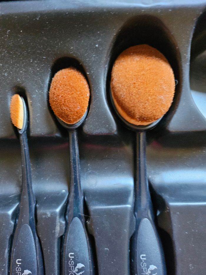 Pinceaux a maquillage - photo numéro 2