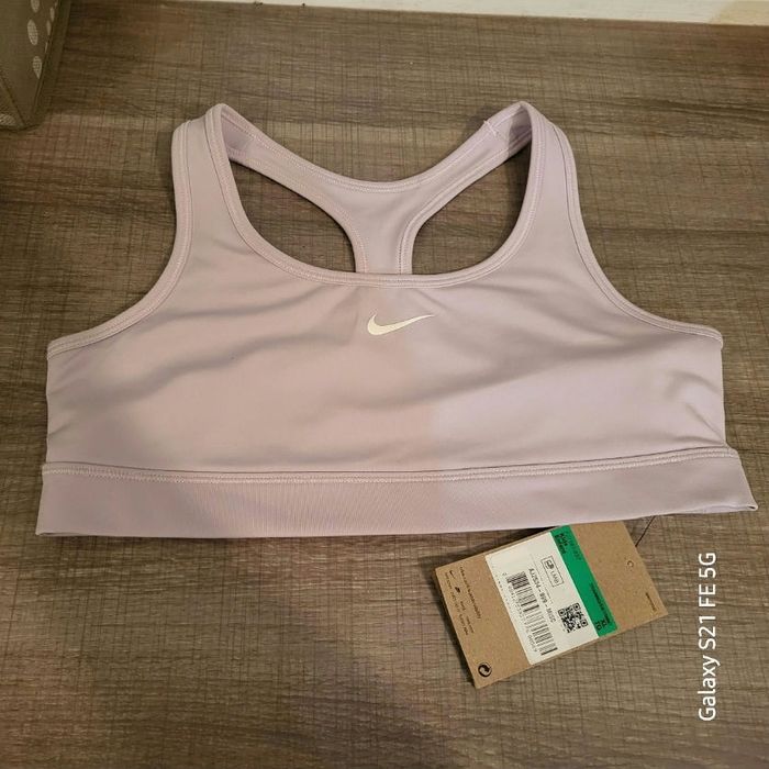 Brassière de sport Nike 14 ans neuve avec étiquette